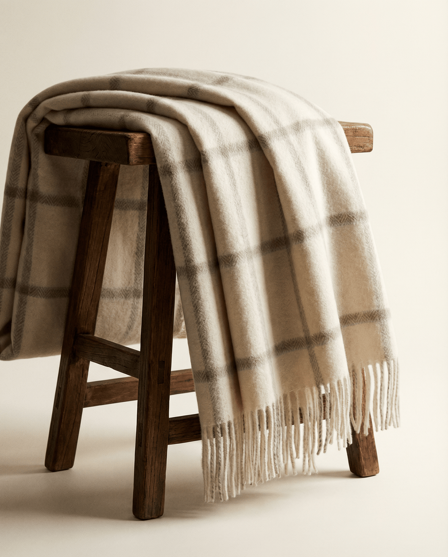 Picton Alpaca Throw Blanket in Off White and Grey Checks