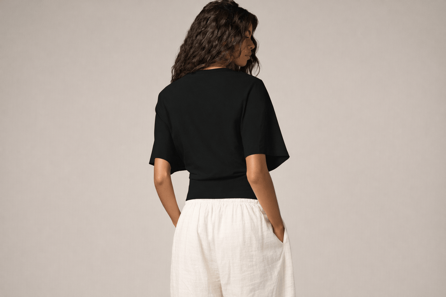 IdyllVie Relaxed Batwing Cotton Tee in Black t-shirt foundation on-model back full with refined IdyllVie styling