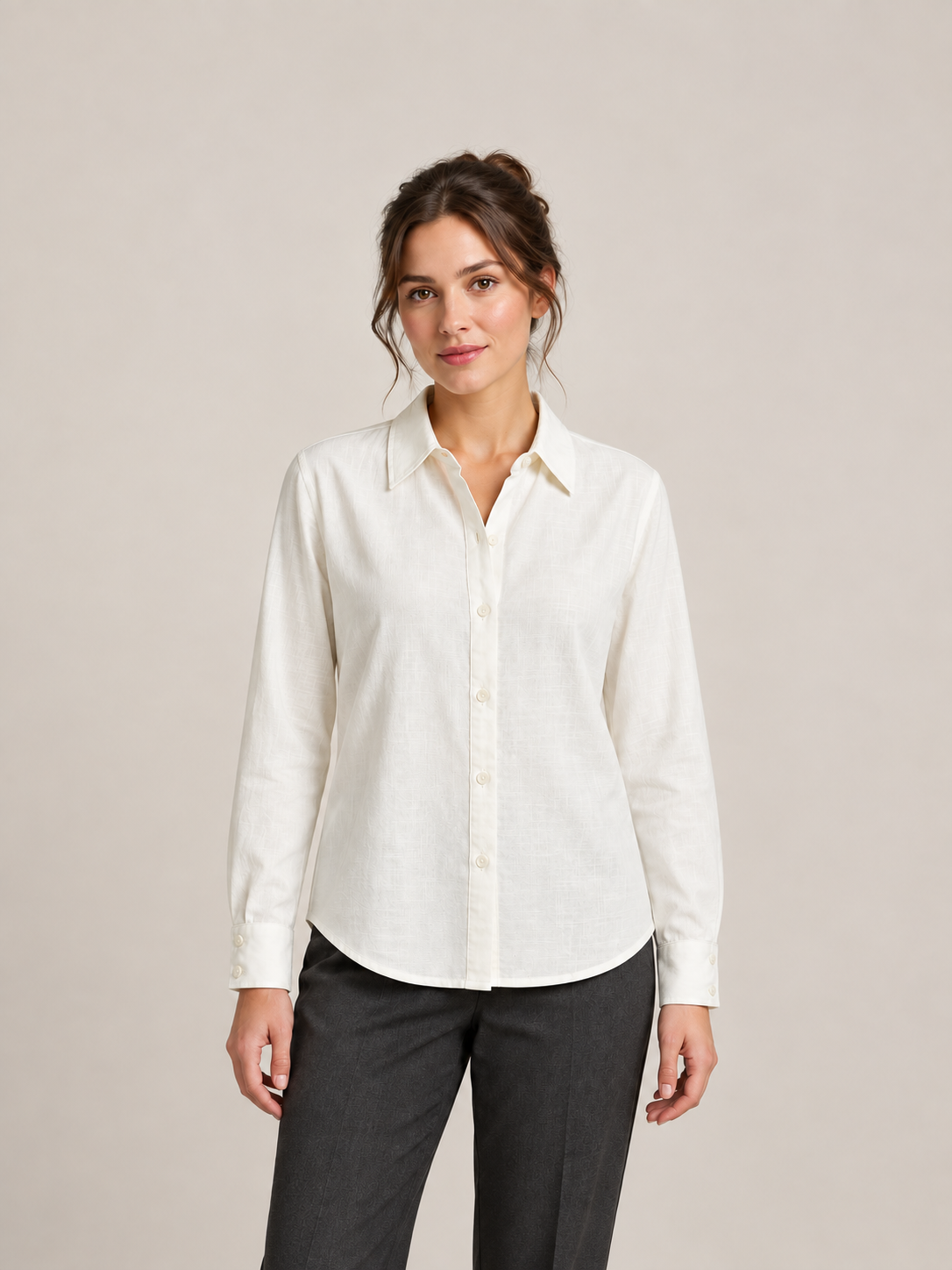 Beige cotton shaped-waist shirt, model front.